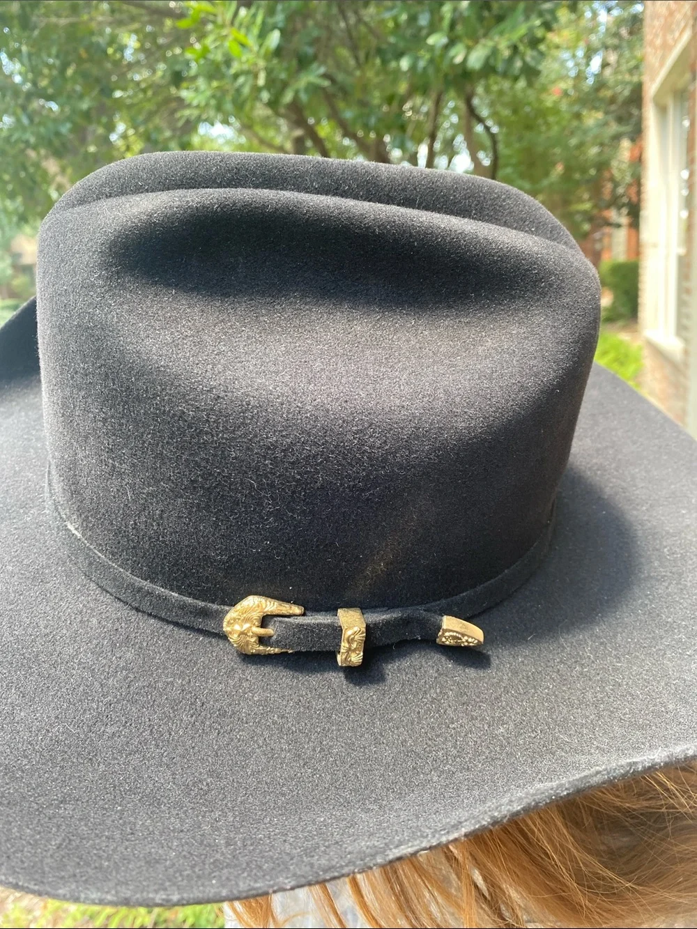 Larry Mahan 4X Classic Black Felt Cowboy Hat with gold buckle hatband
